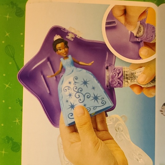 DISNEY Princess Tiana, Magic Glitter Wand & 2 Outfits NWT NIB - Picture 6 of 7